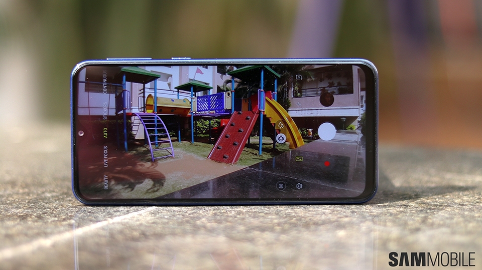 Galaxy M10 và M20 ra mắt (ảnh 3) Galaxy M10 và M20 ra mắt (ảnh 3)