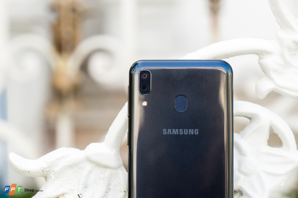 camera Galaxy M20 camera Galaxy M20