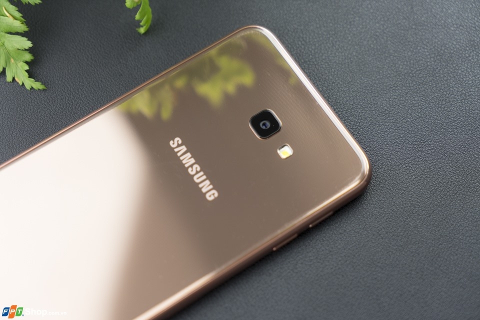 5 smartphone bán chạy nhất FPT Shop trong tháng 1 5