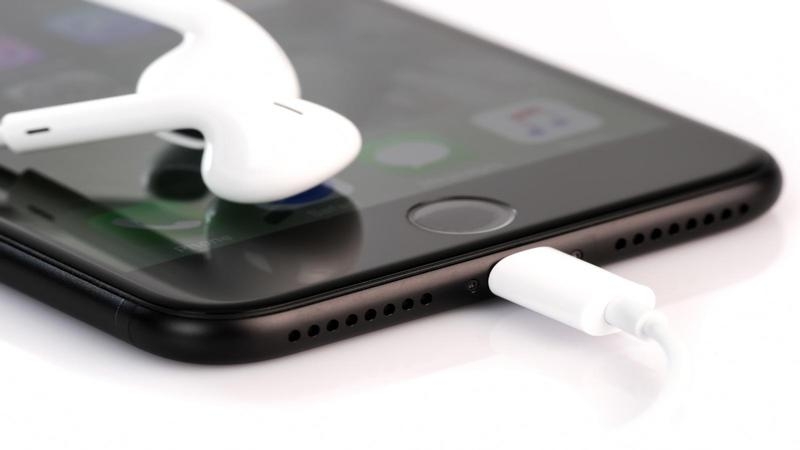 iPhone 2019 vẫn dùng cổng Lightning, bộ sạc như cũ
