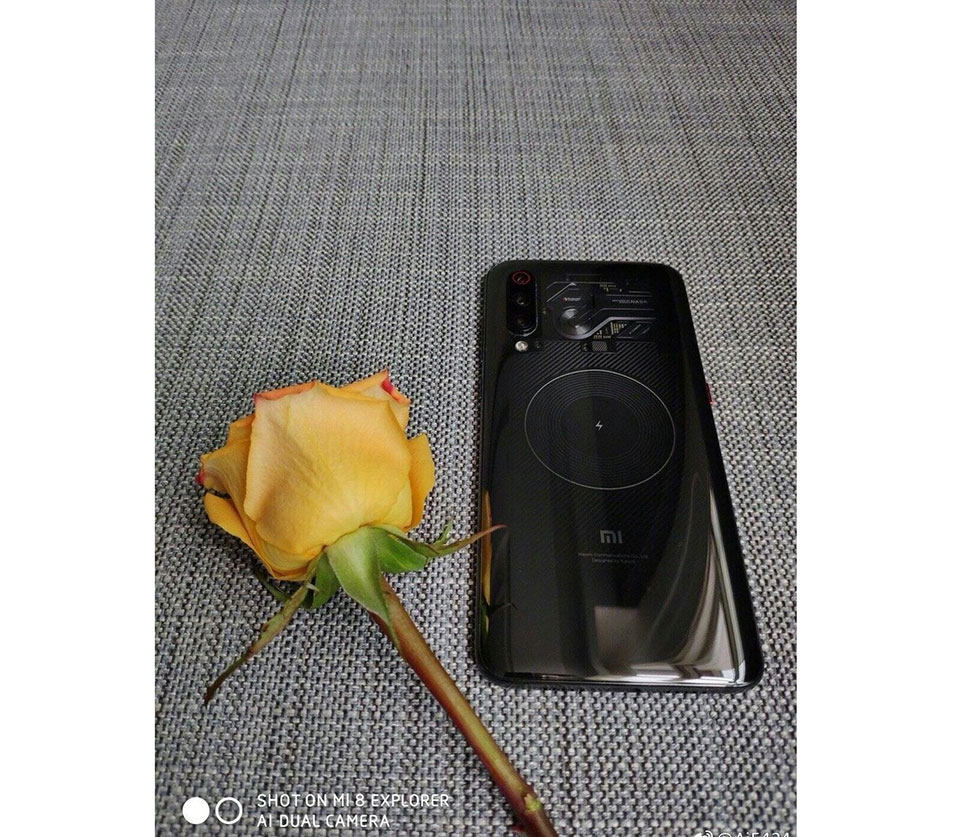 Xiaomi Mi 9 Alita: Battle Angel Xiaomi Mi 9 Alita: Battle Angel