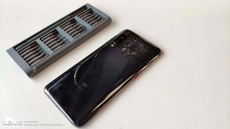 Xiaomi Mi 9 Alita: Battle Angel Xiaomi Mi 9 Alita: Battle Angel
