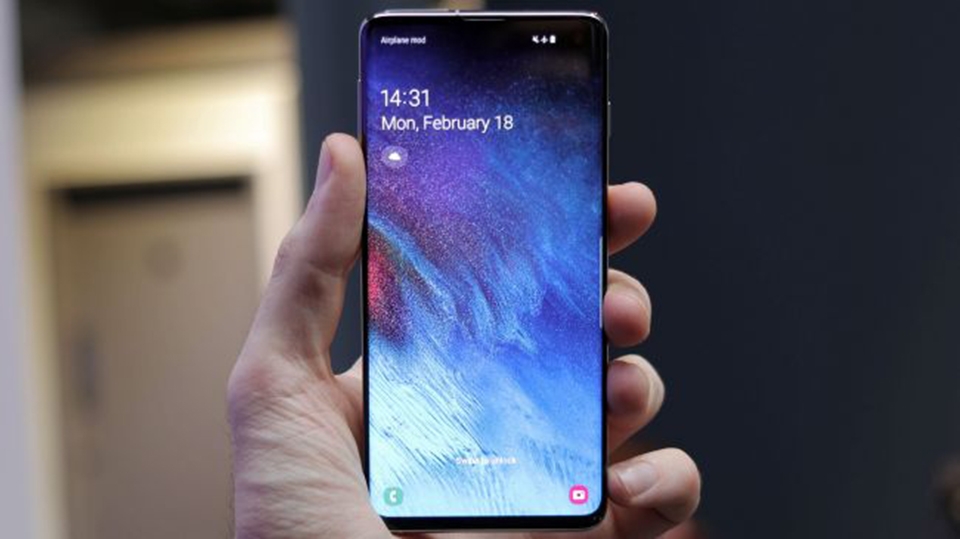 Những điểm tương đồng và khác biệt giữa Galaxy S10 và iPhone XS 3