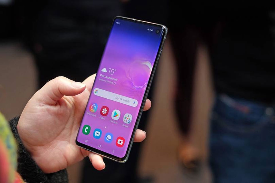 Galaxy S10 vs iPhone XS