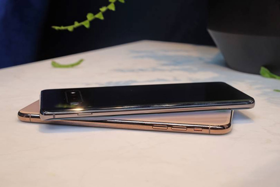 Galaxy S10 vs iPhone XS