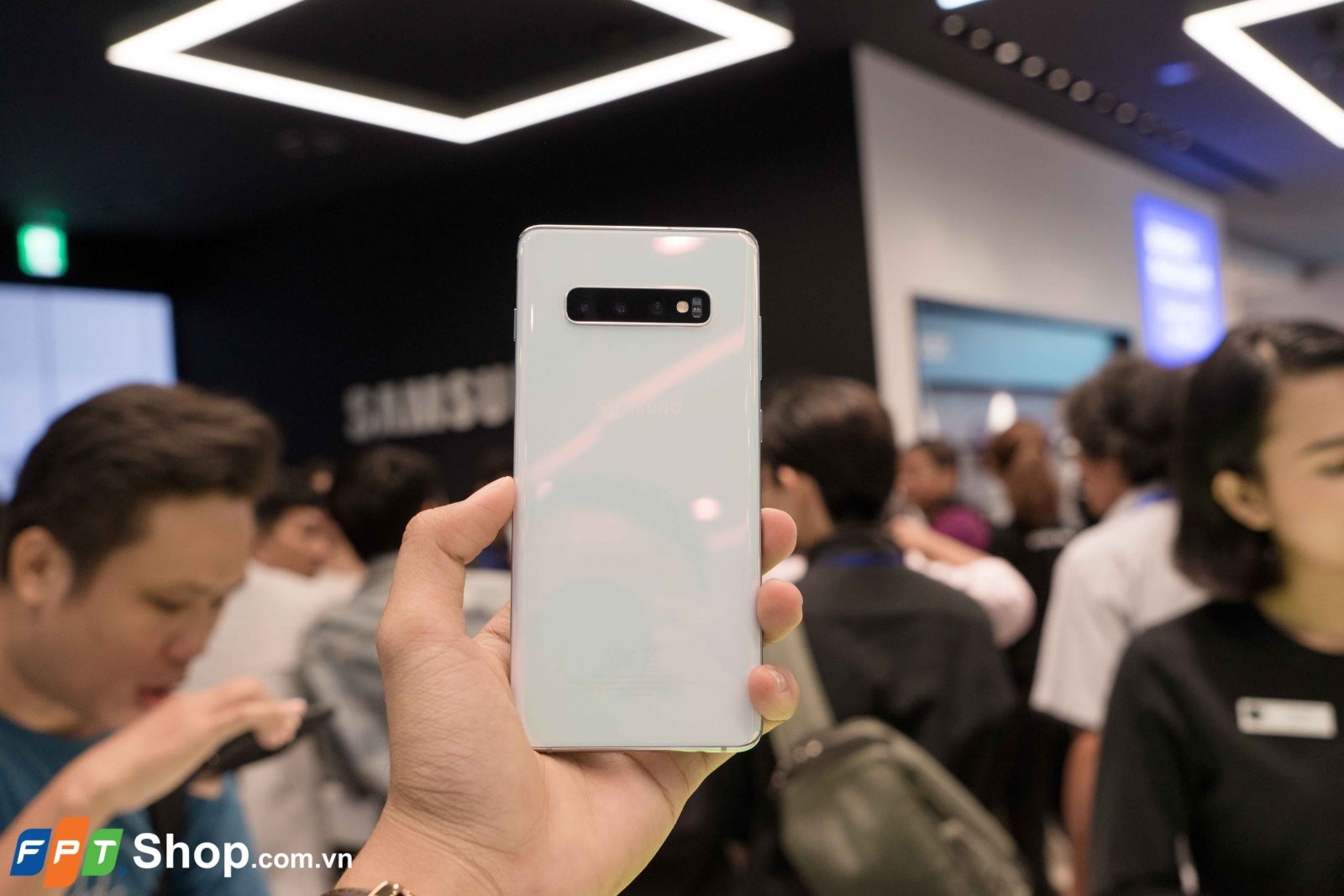 Samsung Galaxy S10 01