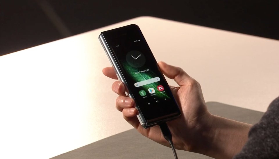 Giải mã cơ chế hoạt động của Galaxy Fold – chiếc smartphone màn hình gập đầu tiên 3