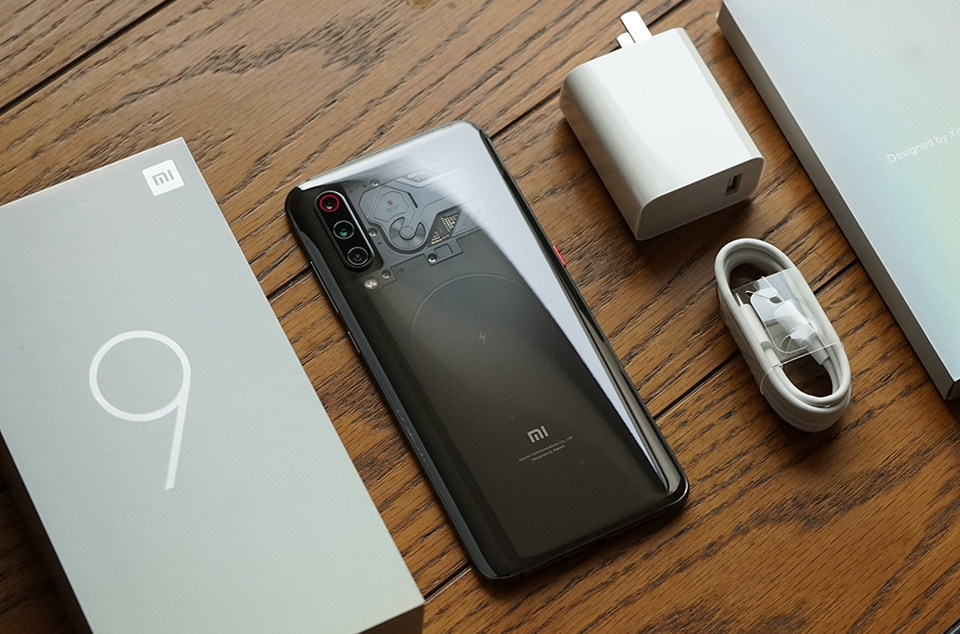 Xiaomi Mi 9 Alita: Battle Angel Xiaomi Mi 9 Alita: Battle Angel