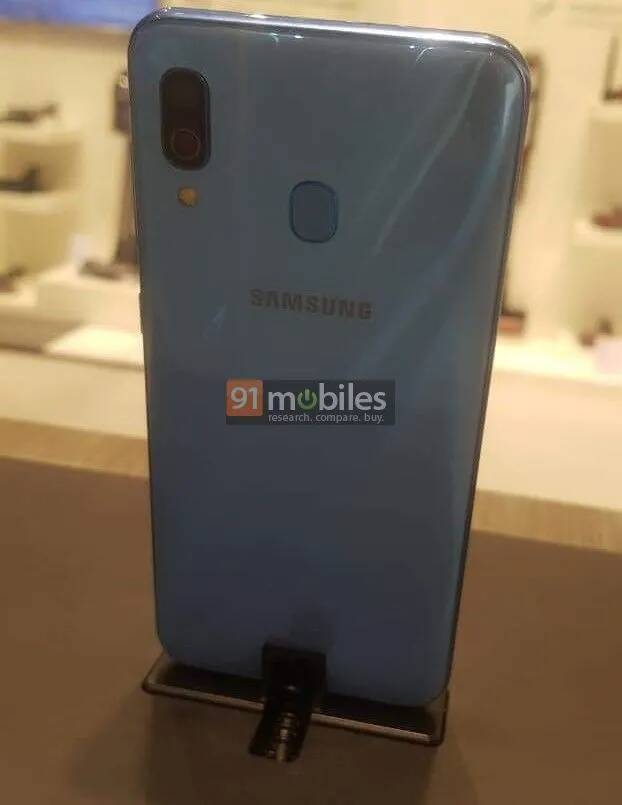 Galaxy A30 lộ ảnh thực tế (ảnh 3)