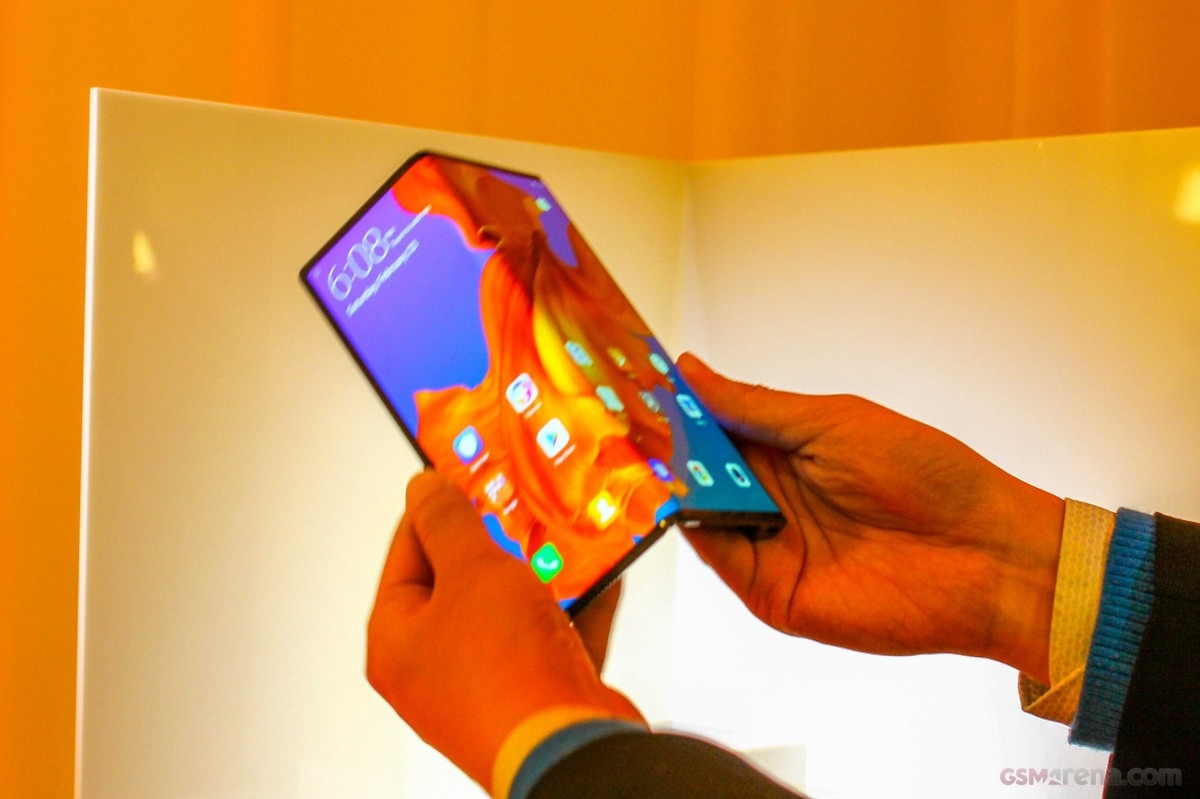Đối thủ Galaxy Fold - Huawei Mate X trình làng, giá hơn 60 triệu Đối thủ Galaxy Fold - Huawei Mate X trình làng, giá hơn 60 triệu