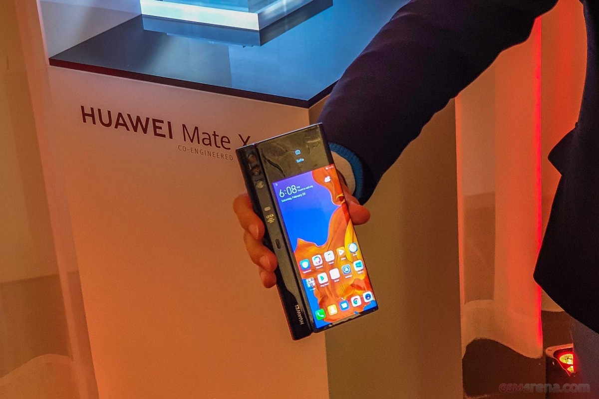 Đối thủ Galaxy Fold - Huawei Mate X trình làng, giá hơn 60 triệu Đối thủ Galaxy Fold - Huawei Mate X trình làng, giá hơn 60 triệu