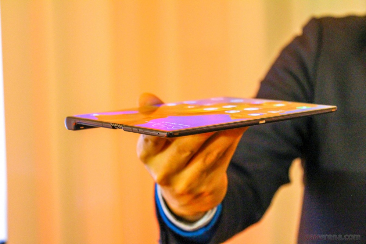 Đối thủ Galaxy Fold - Huawei Mate X trình làng, giá hơn 60 triệu Đối thủ Galaxy Fold - Huawei Mate X trình làng, giá hơn 60 triệu