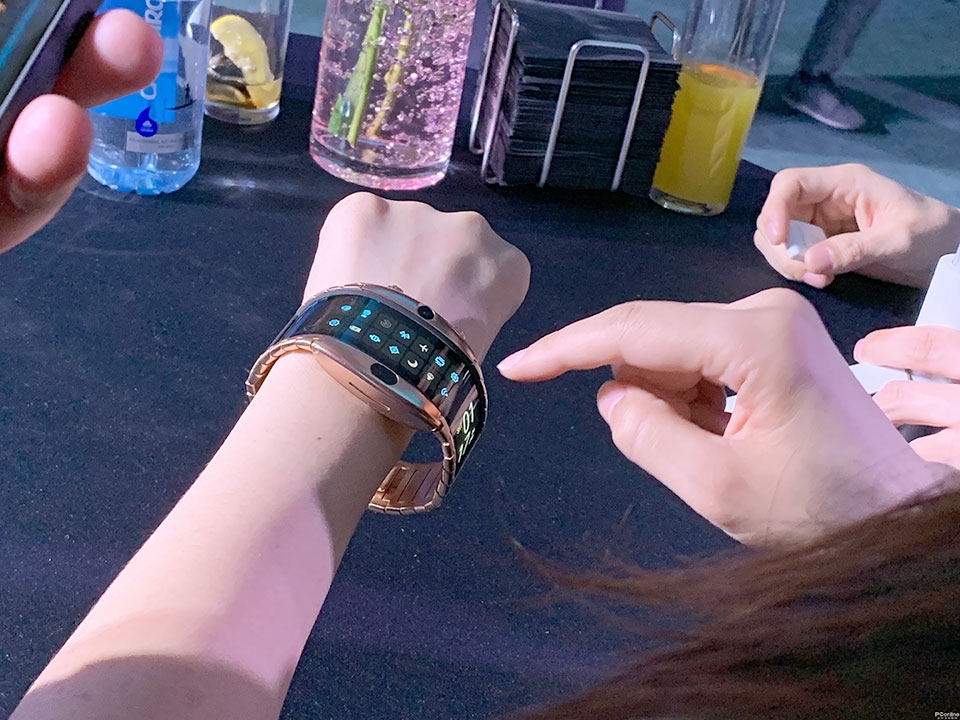 Nubia α