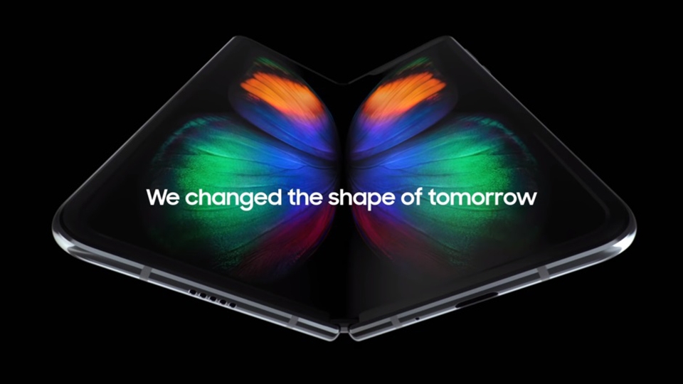 Samsung lý giải tại sao màn hình Galaxy Fold lại gập vào bên trong 1