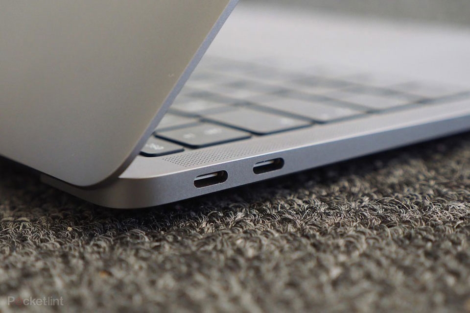 Apple MacBook Air đối đầu Microsoft Surface Laptop 2