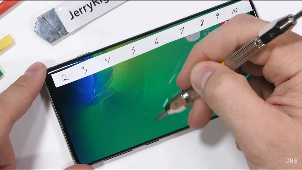 Tra tấn Galaxy S10 (ảnh 2)