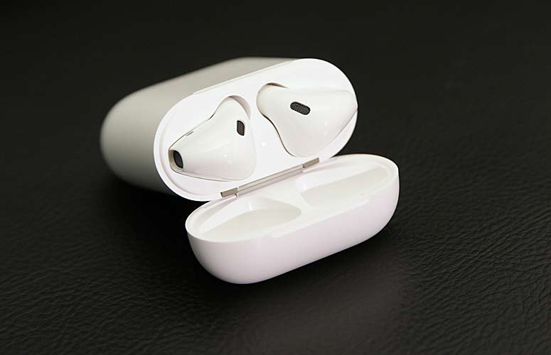 Đại chiến tai nghe không dây: Galaxy Buds và AirPods