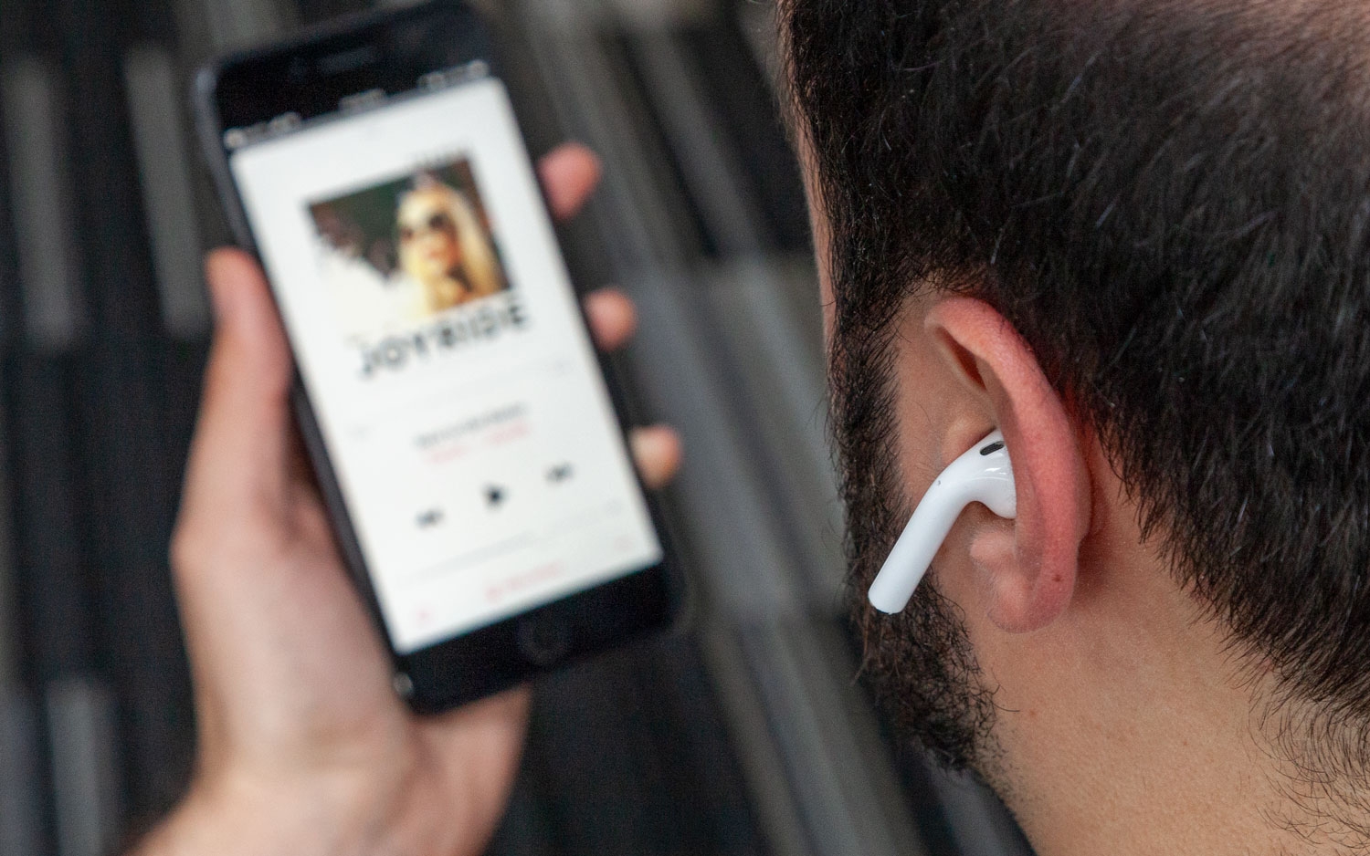 Đại chiến tai nghe không dây: Galaxy Buds và AirPods ảnh 6