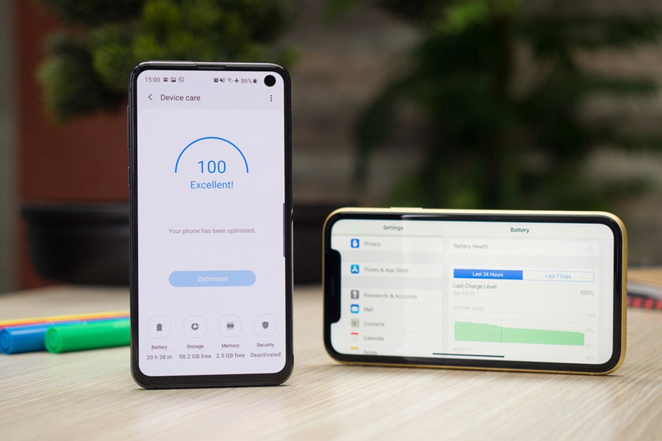iPhone XR vs Galaxy S10e