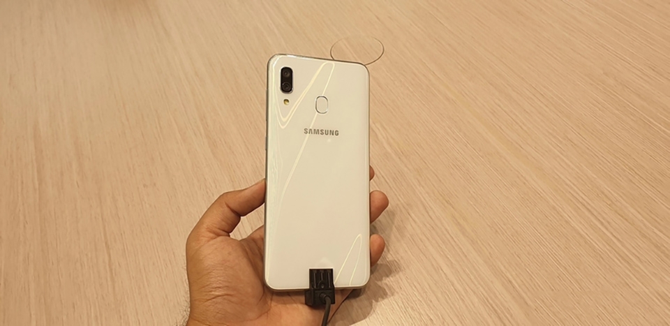 Galaxy A30 (ảnh 2) Galaxy A30 (ảnh 2)