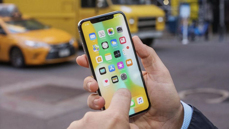 Apple iPhone X (2017) Apple iPhone X (2017)