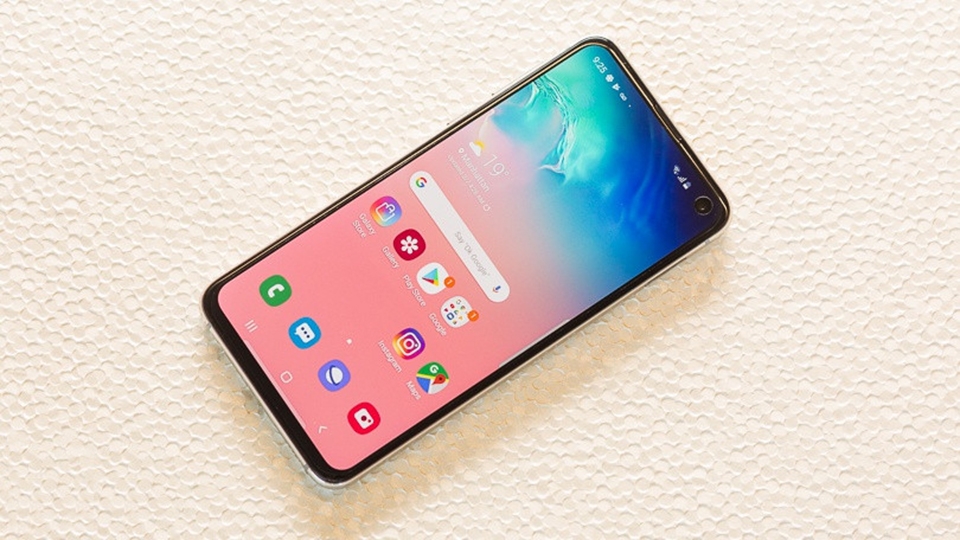 Với Galaxy S10e, bạn sẽ có được trải nghiệm giải trí cao cấp nhất 2