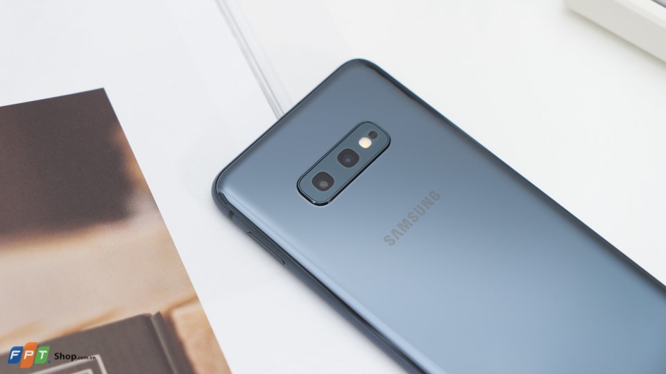 Với Galaxy S10e, bạn sẽ có được trải nghiệm giải trí cao cấp nhất 4