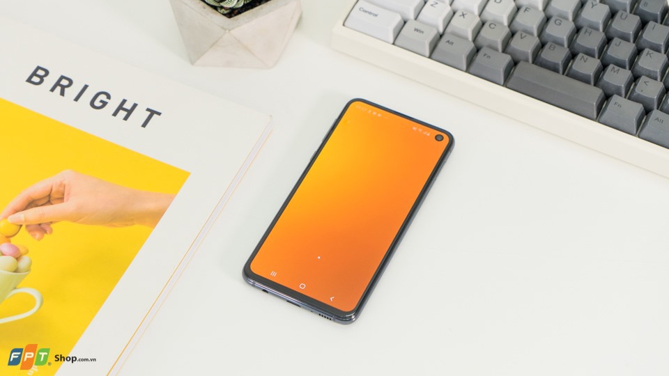 Với Galaxy S10e, bạn sẽ có được trải nghiệm giải trí cao cấp nhất 5