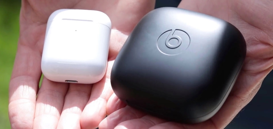AirPods 2 vs Powerbeats Pro AirPods 2 vs Powerbeats Pro