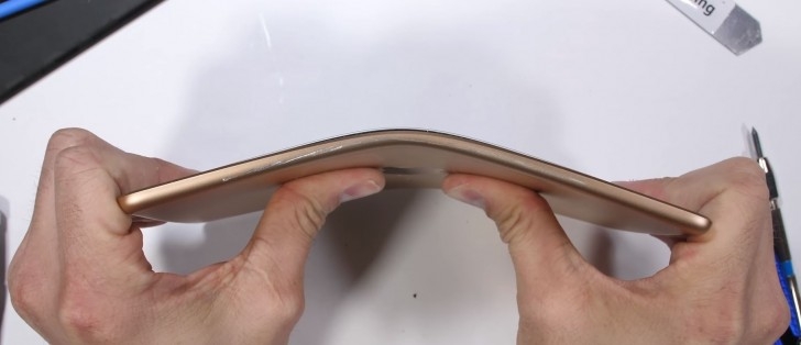 iPad mini 2019 thể hiện ra sao trong bài thử nghiệm độ bền? 2
