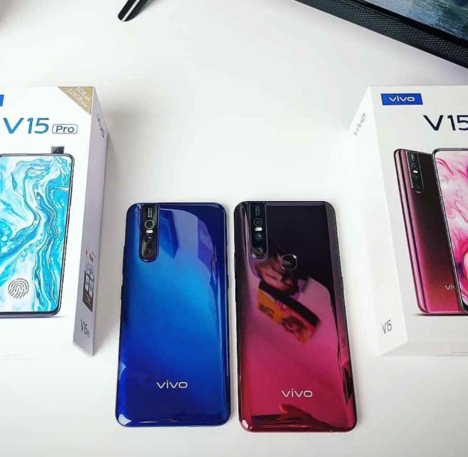 Chỉ với từ 2,1 triệu đồng, rinh ngay Vivo V15 6GB-64GB độc quyền tại FPT Shop về nhà