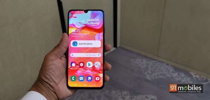 trên tay Galaxy A70 trên tay Galaxy A70