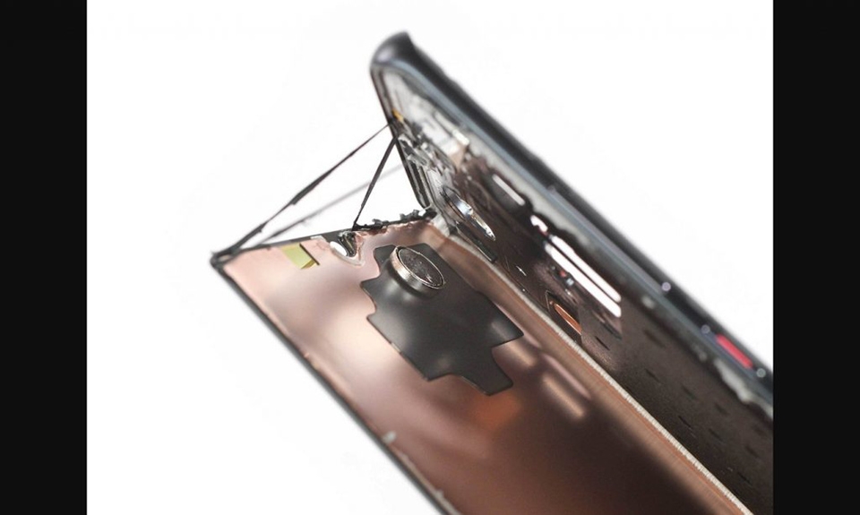 Mổ bụng Huawei P30 Pro (ảnh 2)