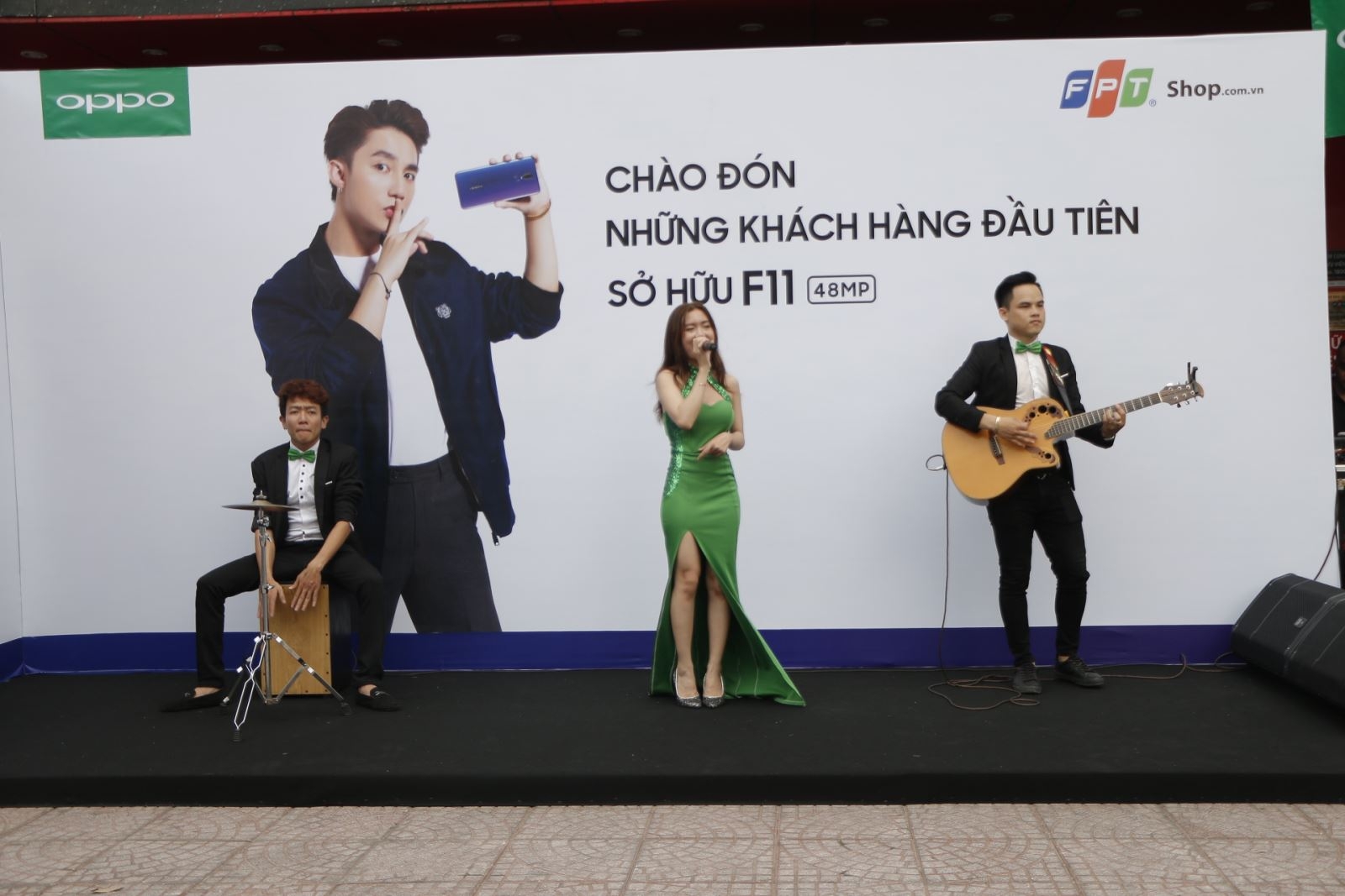 FPT Shop "thất thủ" trong ngày đầu mở bán OPPO F11