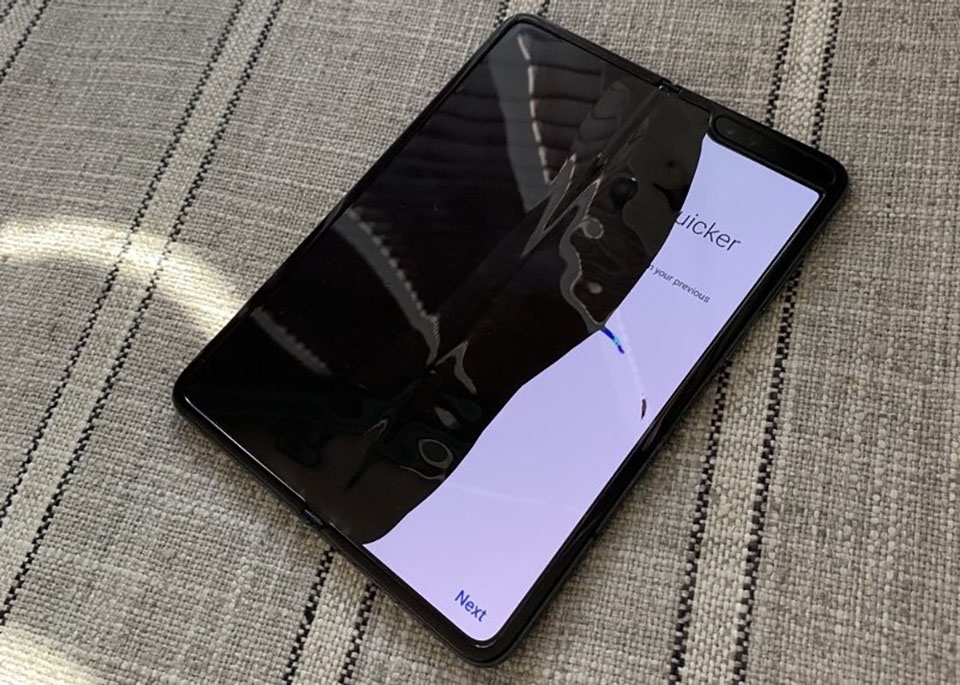 Samsung hoãn ngày ra mắt Galaxy Fold (ảnh 1)