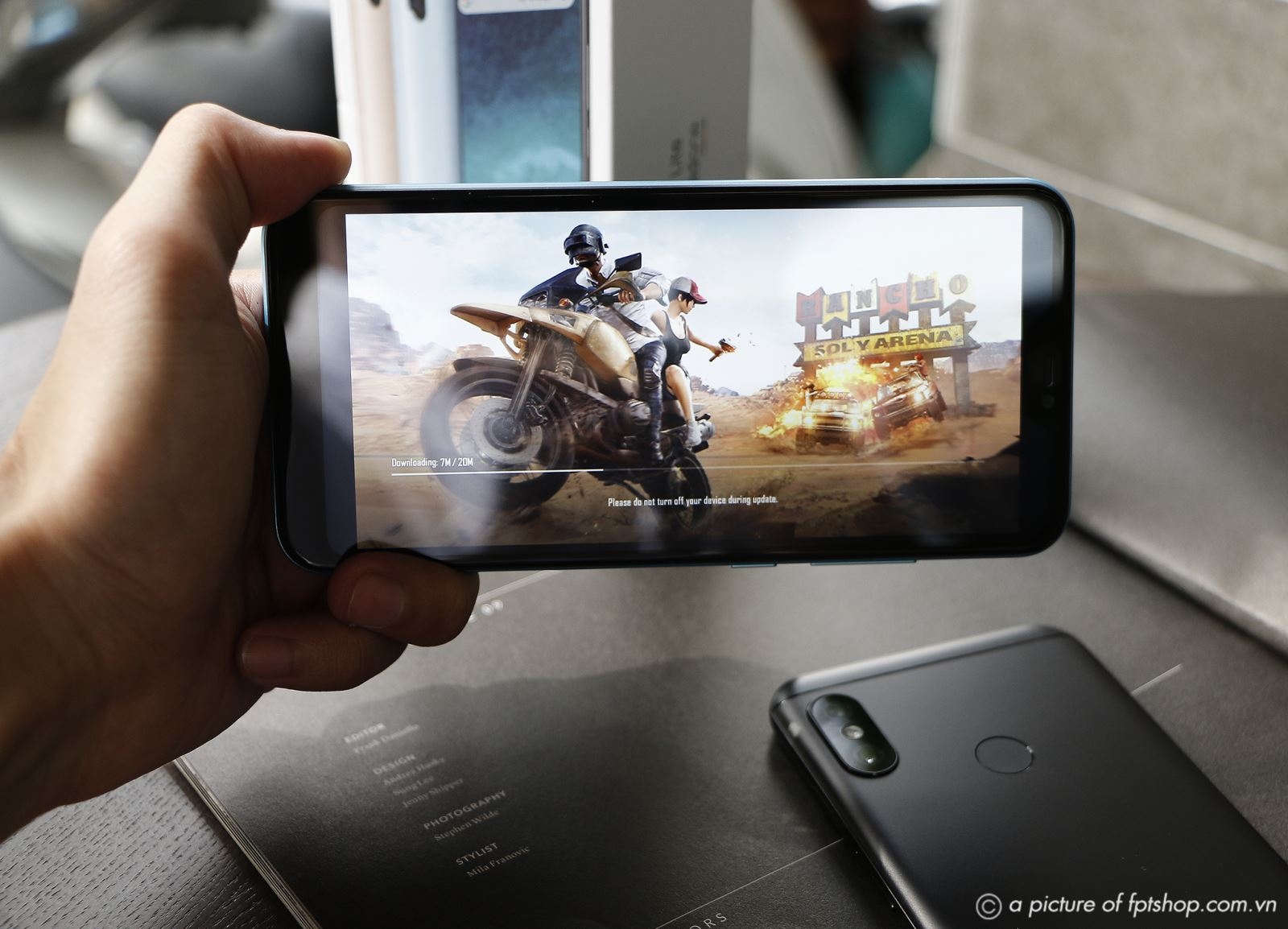 Xiaomi Mi A2 Lite giảm sốc chỉ còn 3,59 triệu đồng tại FPT Shop