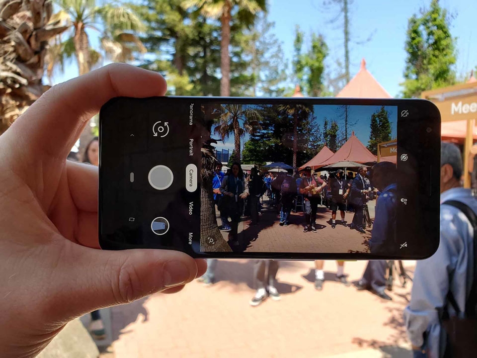 Trên tay Pixel 3a và Pixel 3a XL