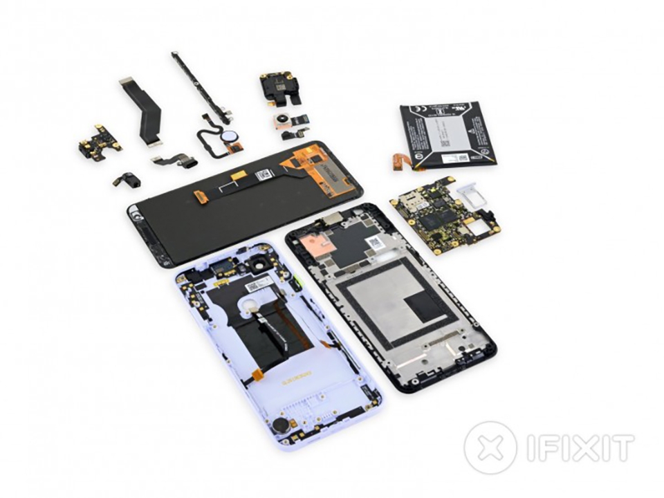 Mổ bụng Google Pixel 3a (ảnh 3)
