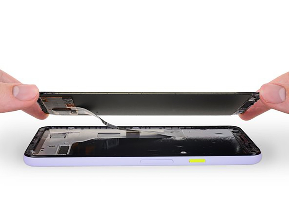Mổ bụng Google Pixel 3a (ảnh 1)