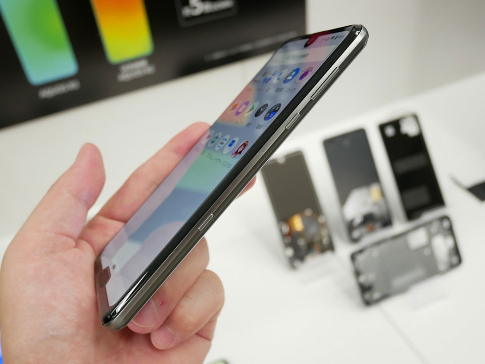 Sharp Aquos R3