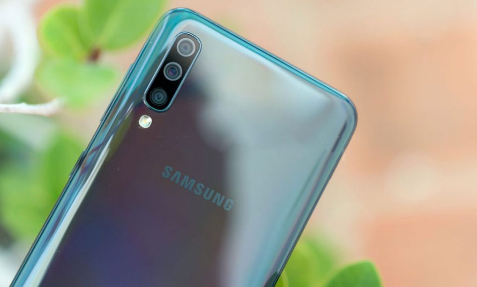 Samsung sẽ ra mắt Galaxy M40 với màn hình đục lỗ