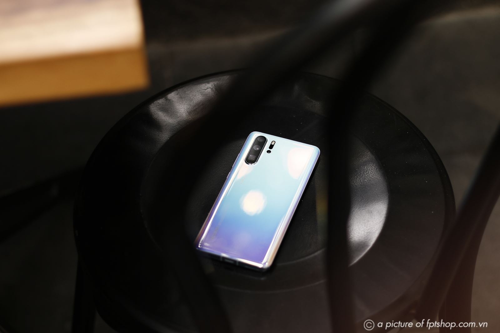 Huawei P30 series giảm khủng đến 2 triệu đồng tại FPT Shop