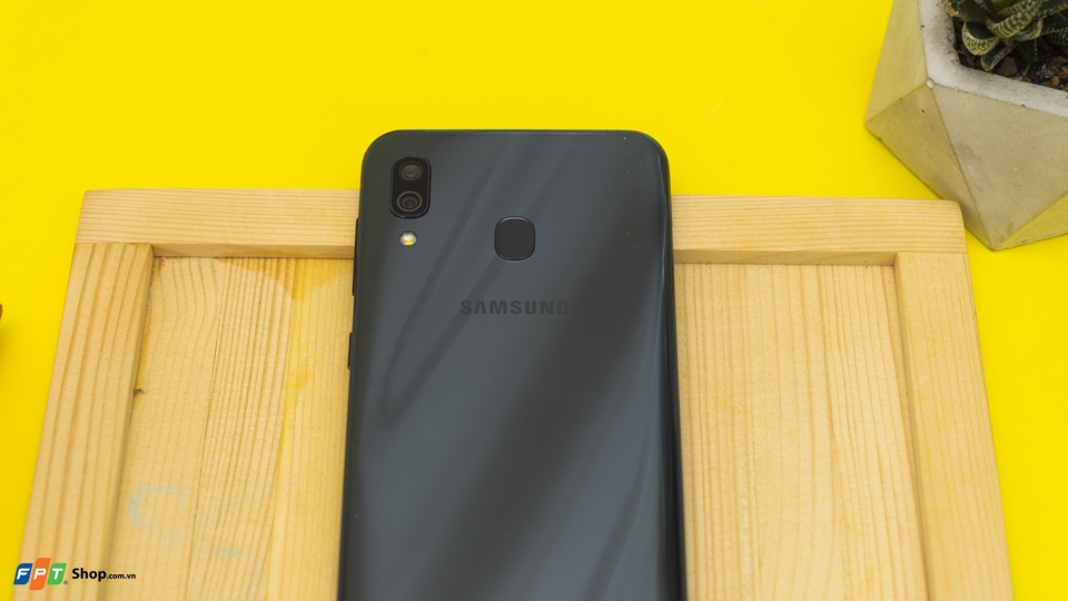 thiết kế Galaxy A30 thiết kế Galaxy A30