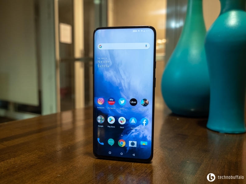 so sánh iPhone Xr và OnePlus 7 Pro so sánh iPhone Xr và OnePlus 7 Pro