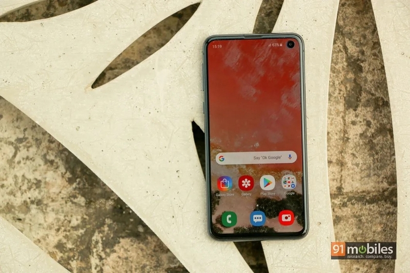 so sánh Galaxy S10e với OnePlus 7