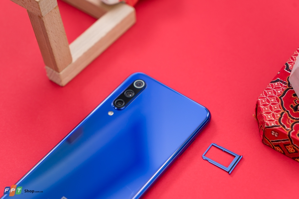 thiết kế màn hình Xiaomi Mi 9 SE thiết kế màn hình Xiaomi Mi 9 SE