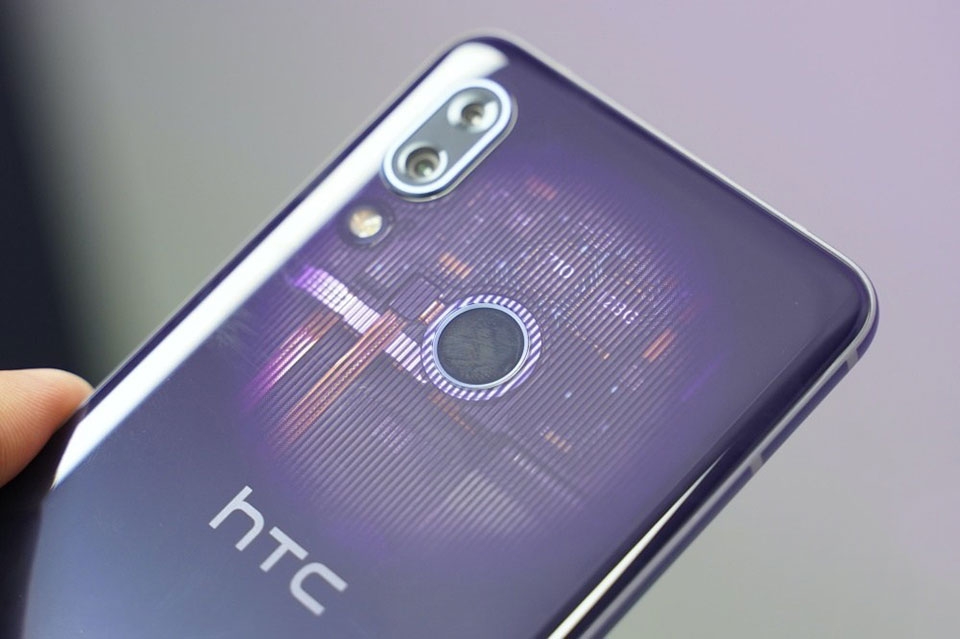 HTC U19e