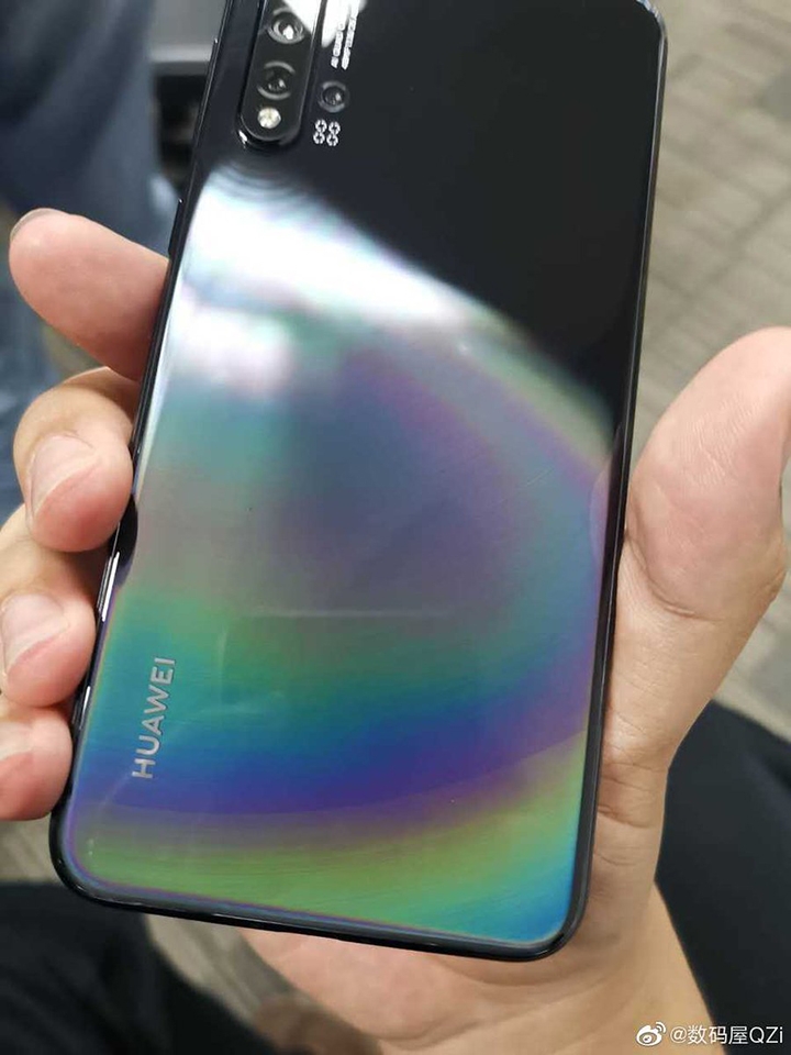 Huawei Nova 5 lộ ảnh thực tế (ảnh 2)