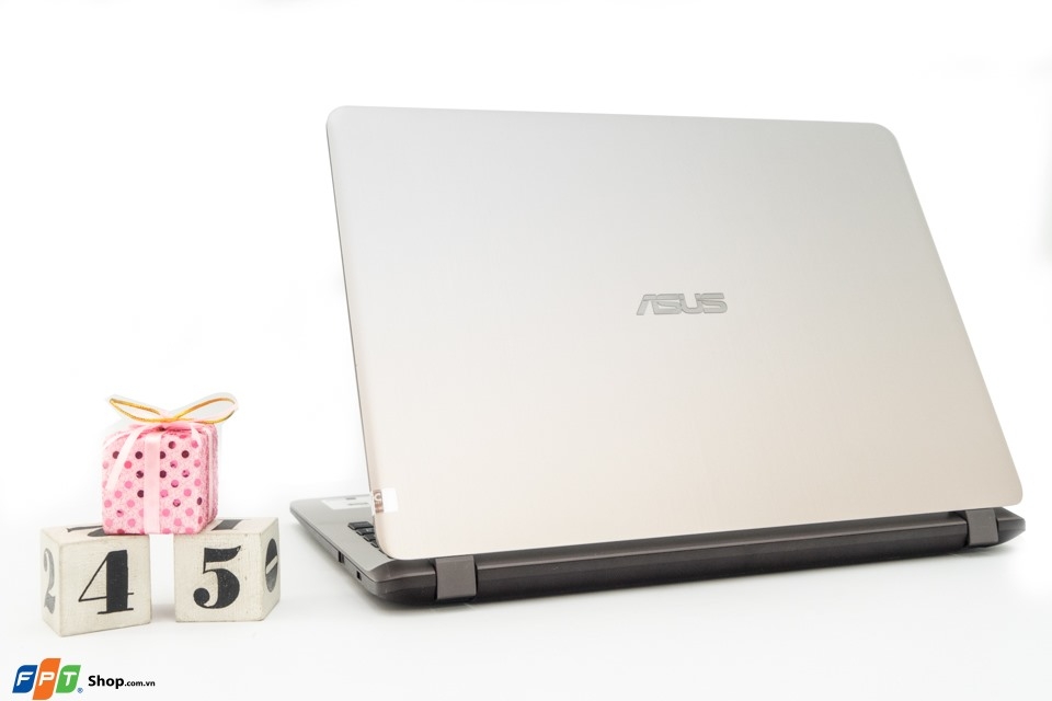 Mẫu laptop màn hình 15.6 inch, card 2GB, giá chỉ 11 triệu đồng! (ảnh 1) Mẫu laptop màn hình 15.6 inch, card 2GB, giá chỉ 11 triệu đồng! (ảnh 1)