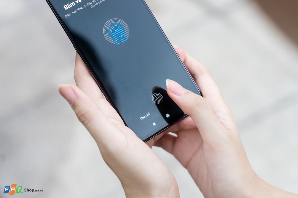 Xiaomi Mi 9: Flagship cao cấp đáng “đồng tiền bát gạo” (ảnh 7)